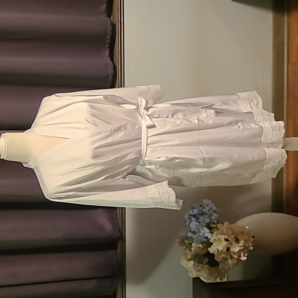 Elegant White Bridal Robe Large / XL - Picture 3 of 10